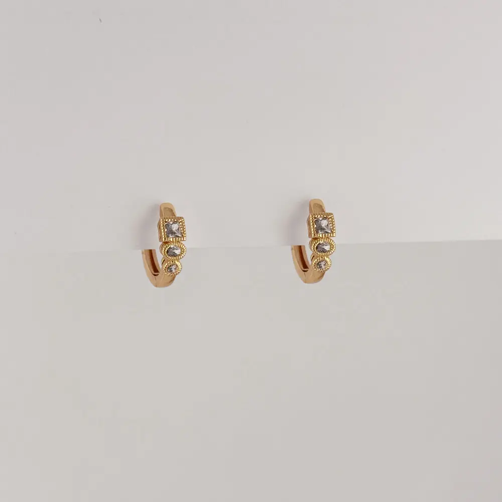 Argolla huggie en Rodinado Gold Champagne figuras geométricas 1.3 cm