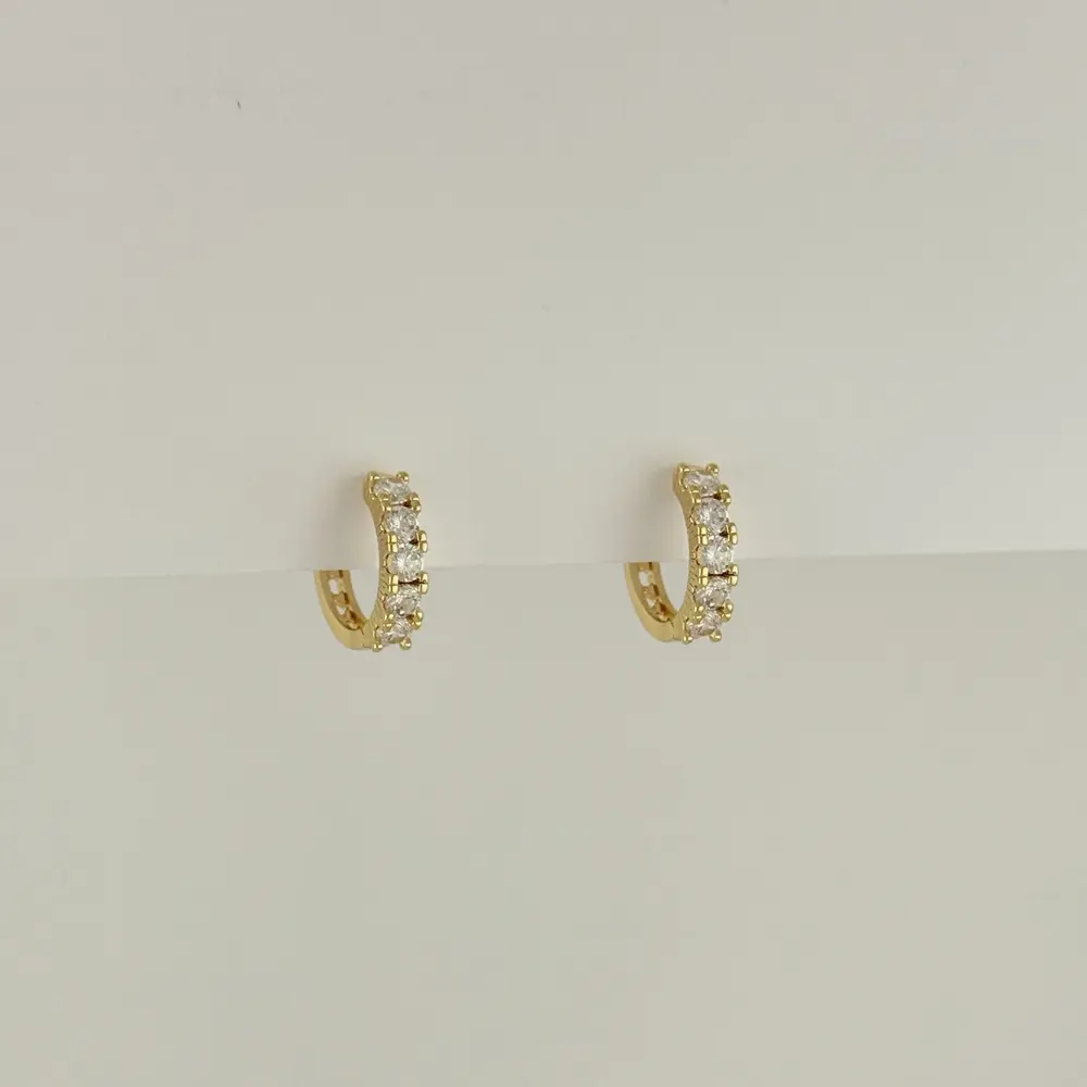 Argolla huggie en Rodinado Gold Champagne circones blancos 1.4 cm