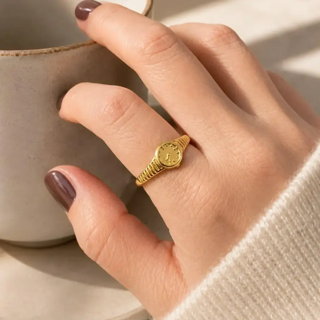 Anillo en rodinado gold / silver figura reloj simple
