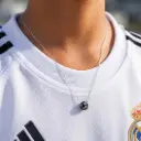 Collar en rodinado silver dije pelota fútbol microcircón negro