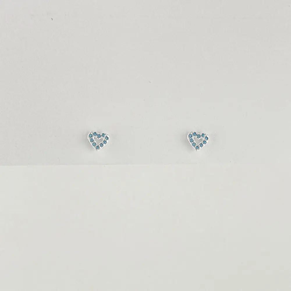 Aretes en Plata ley 925 silueta corazón mini microcircón turquesa