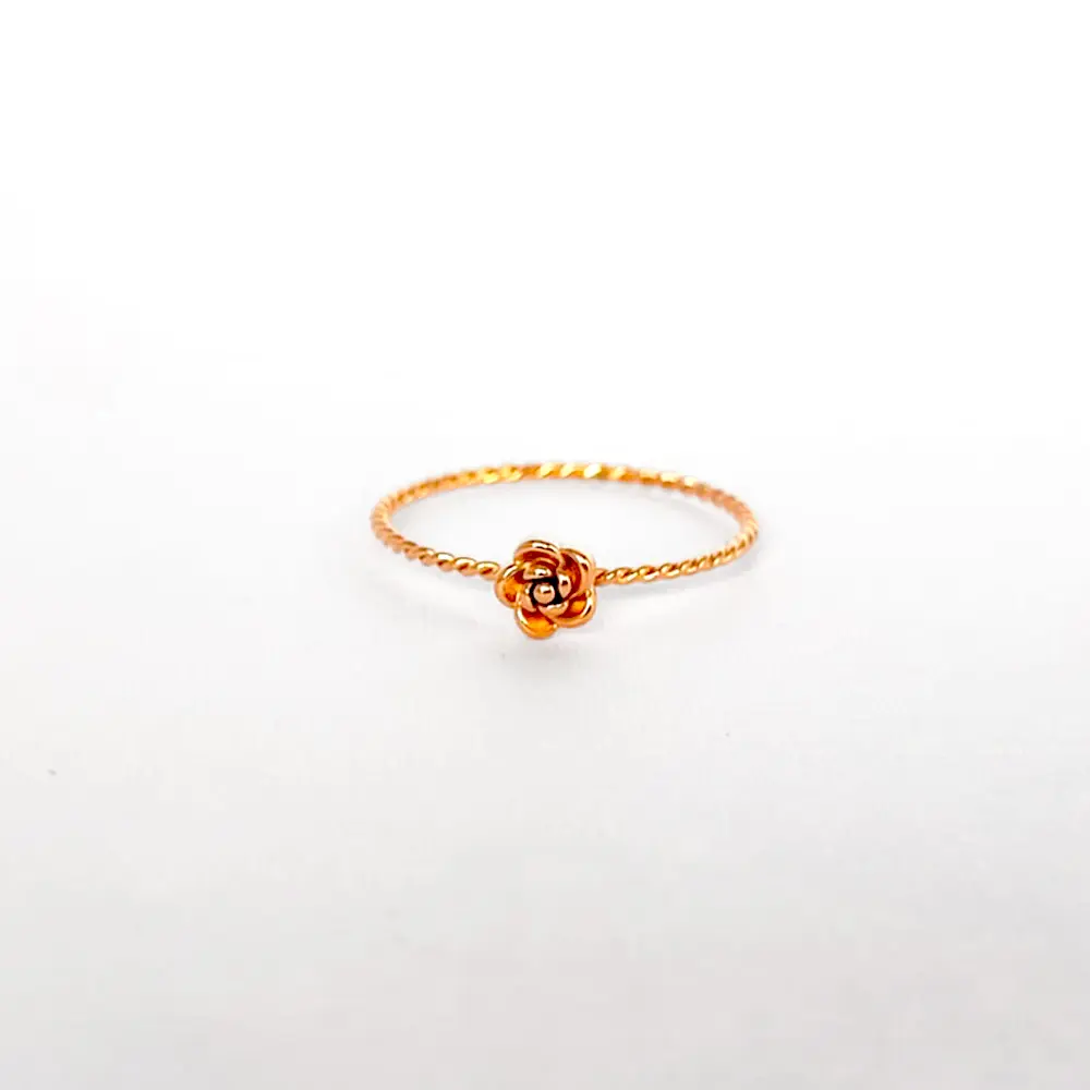 Anillo en acero gold rose flor