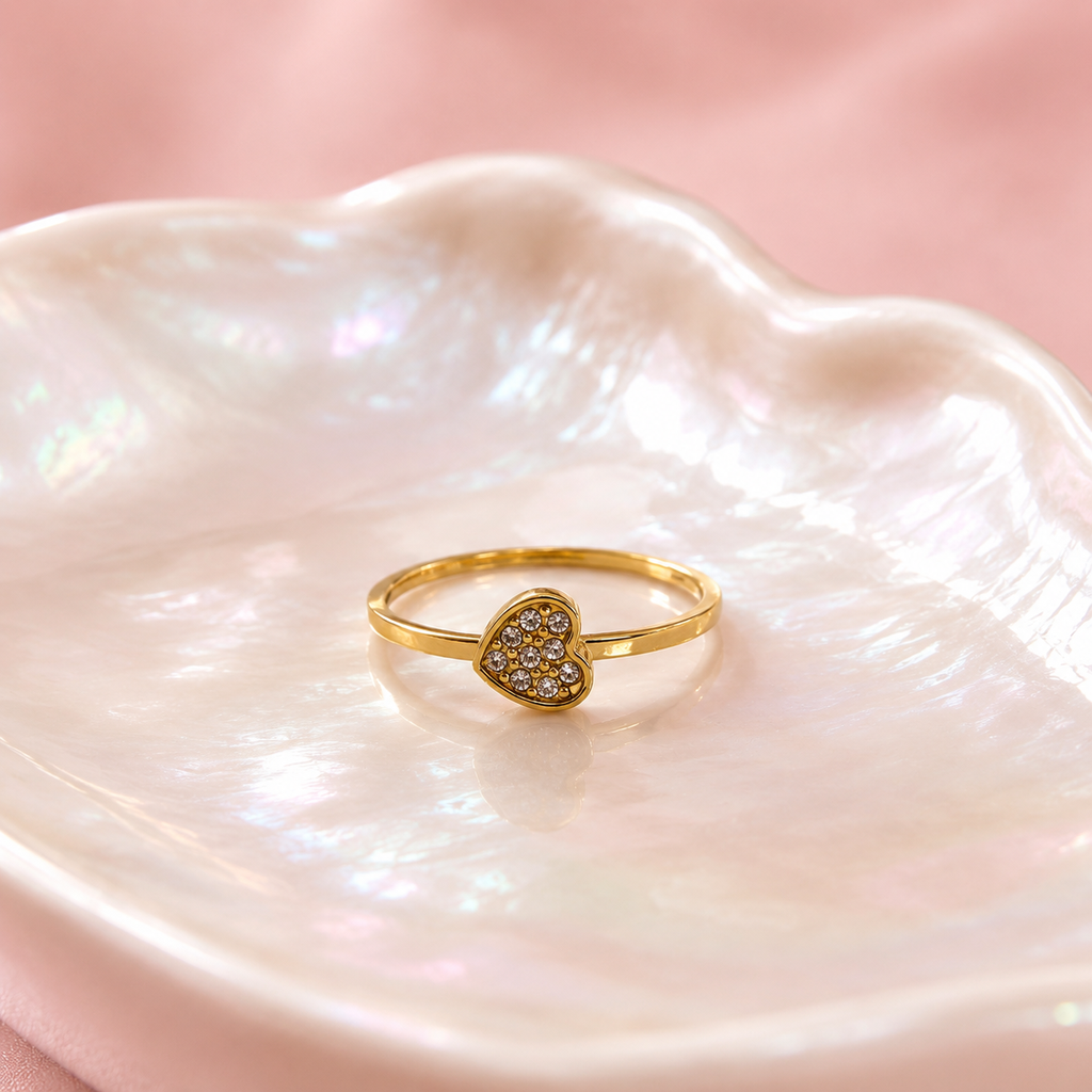 Anillo en acero gold corazón circonia