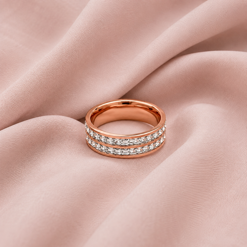 Anillo en acero gold rose aro doble cristales
