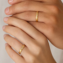 Anillo en acero inoxidable gold aro liso tipo alianza matrimonio circón x unidad