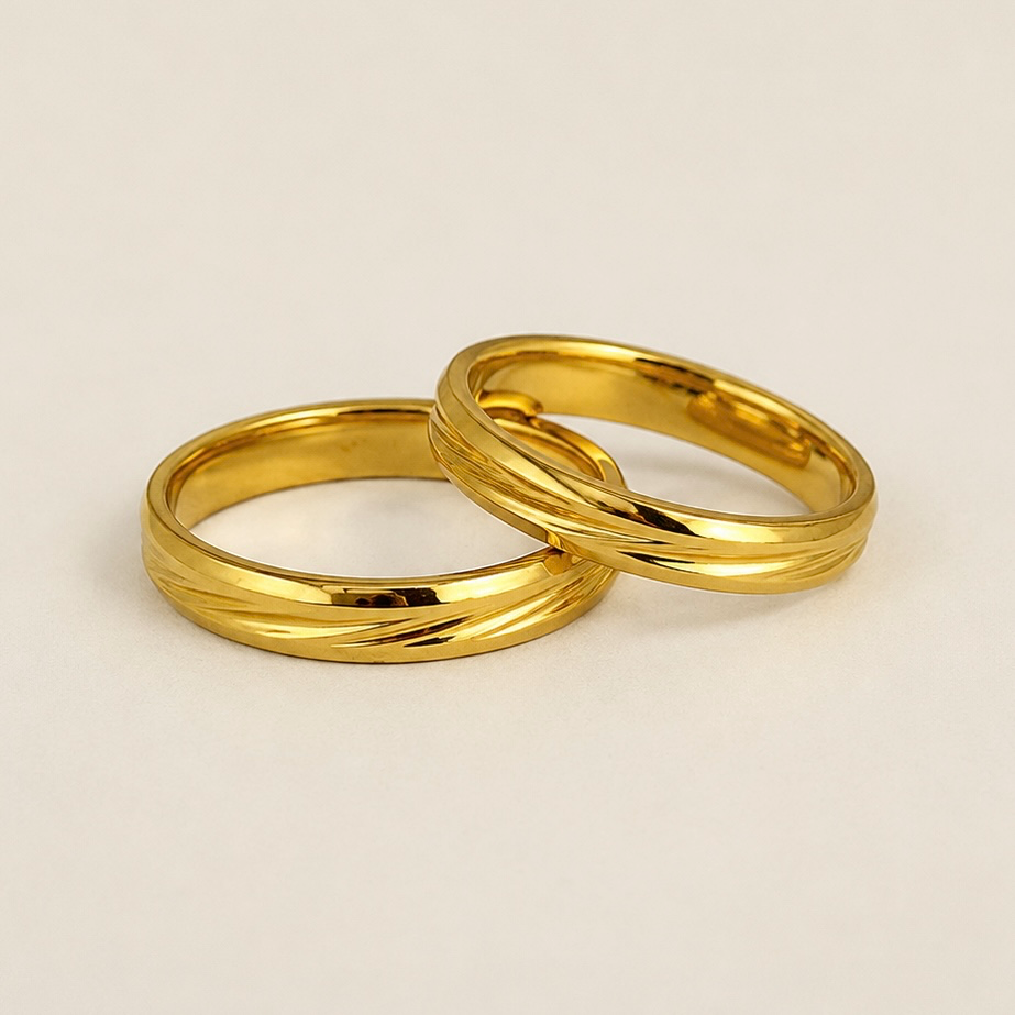 Anillo en acero inoxidable gold aro liso tipo alianza modelo 3 x unidad