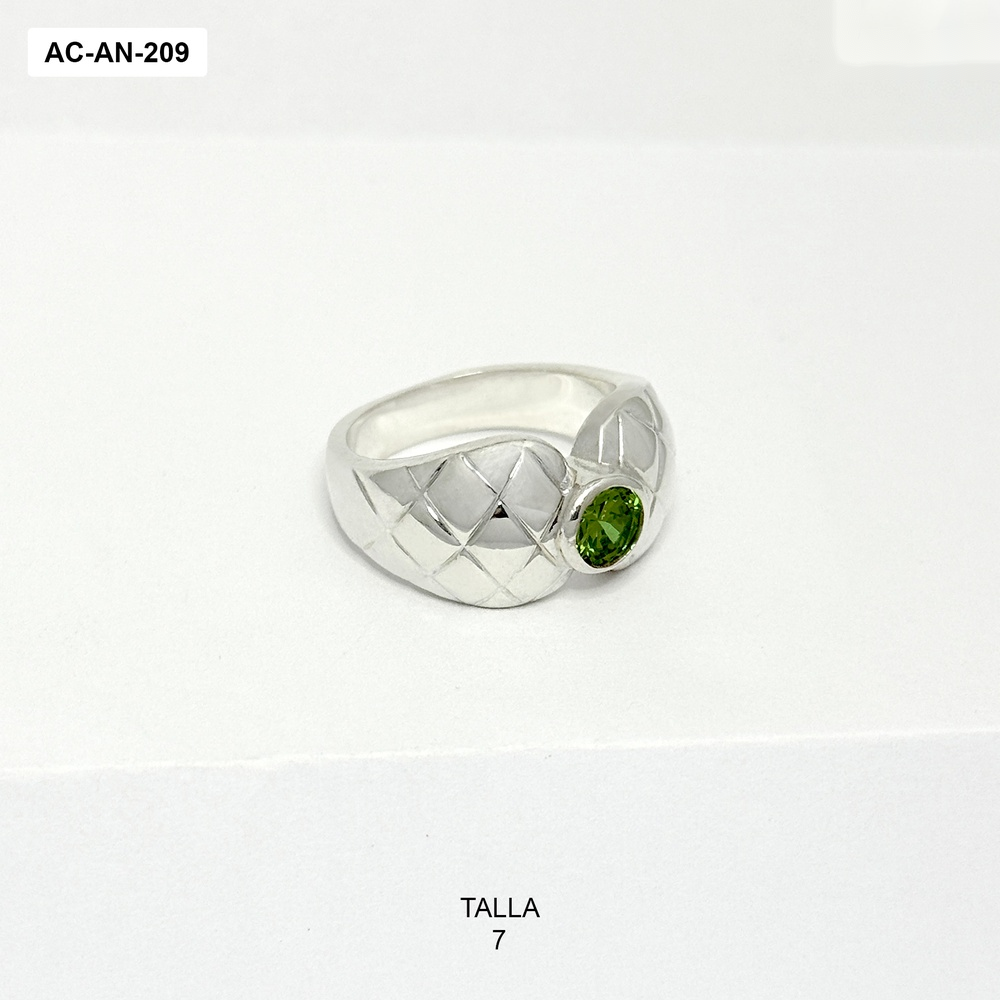 Anillo en acero inoxidable silver estilo thai circón verde oliva