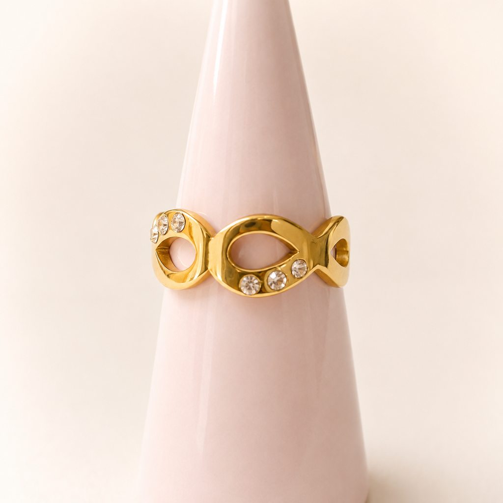Anillo en acero gold infinitos circones