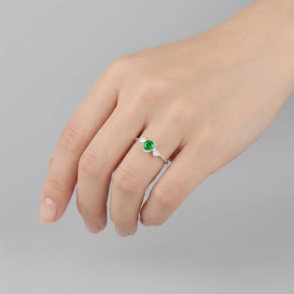 Anillo en Plata ley 925 circón verde
