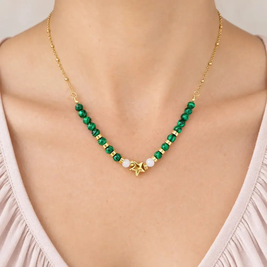 Collar en Acero Inoxidable dorado cristales verdes dije estrella