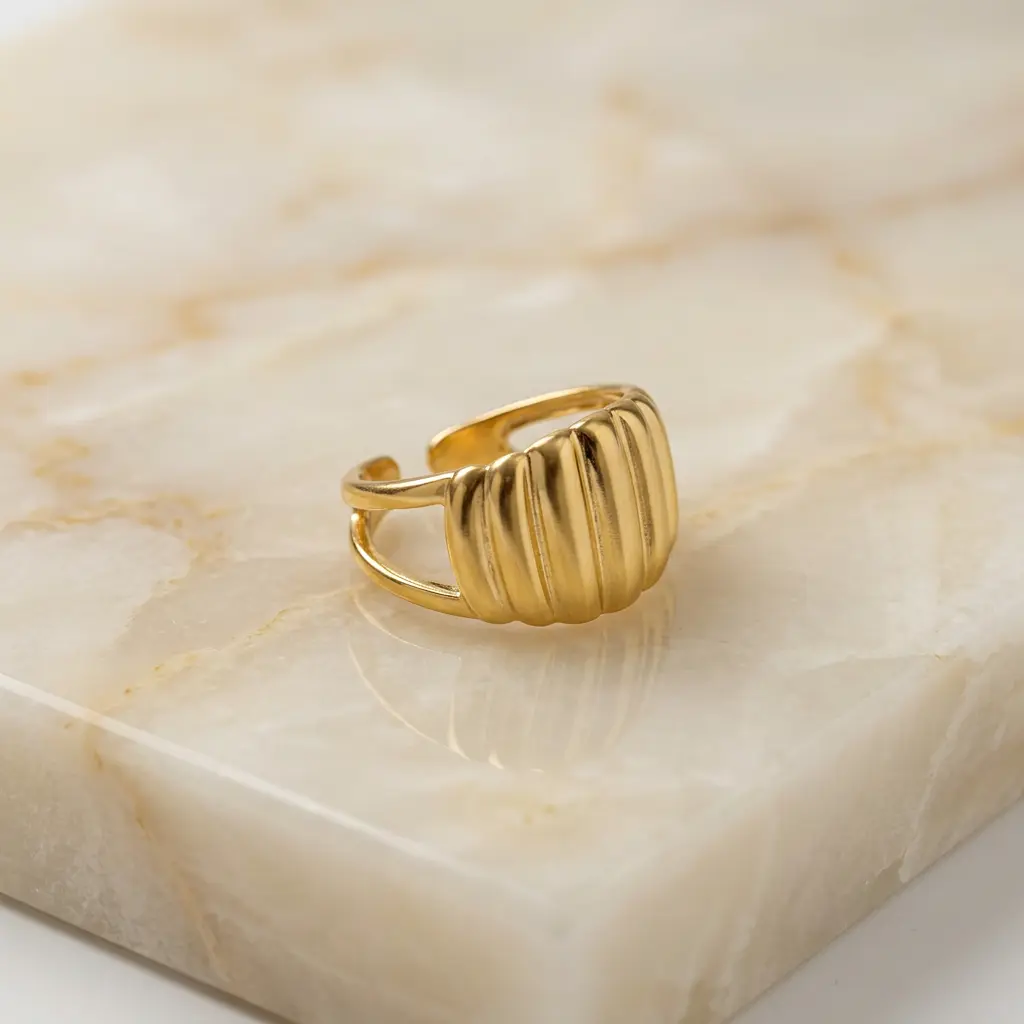 Anillo en acero gold ajustable