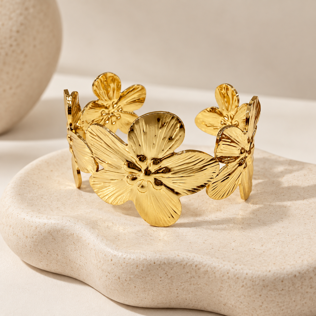 Brazalete rigido en Acero Inoxidable dorado