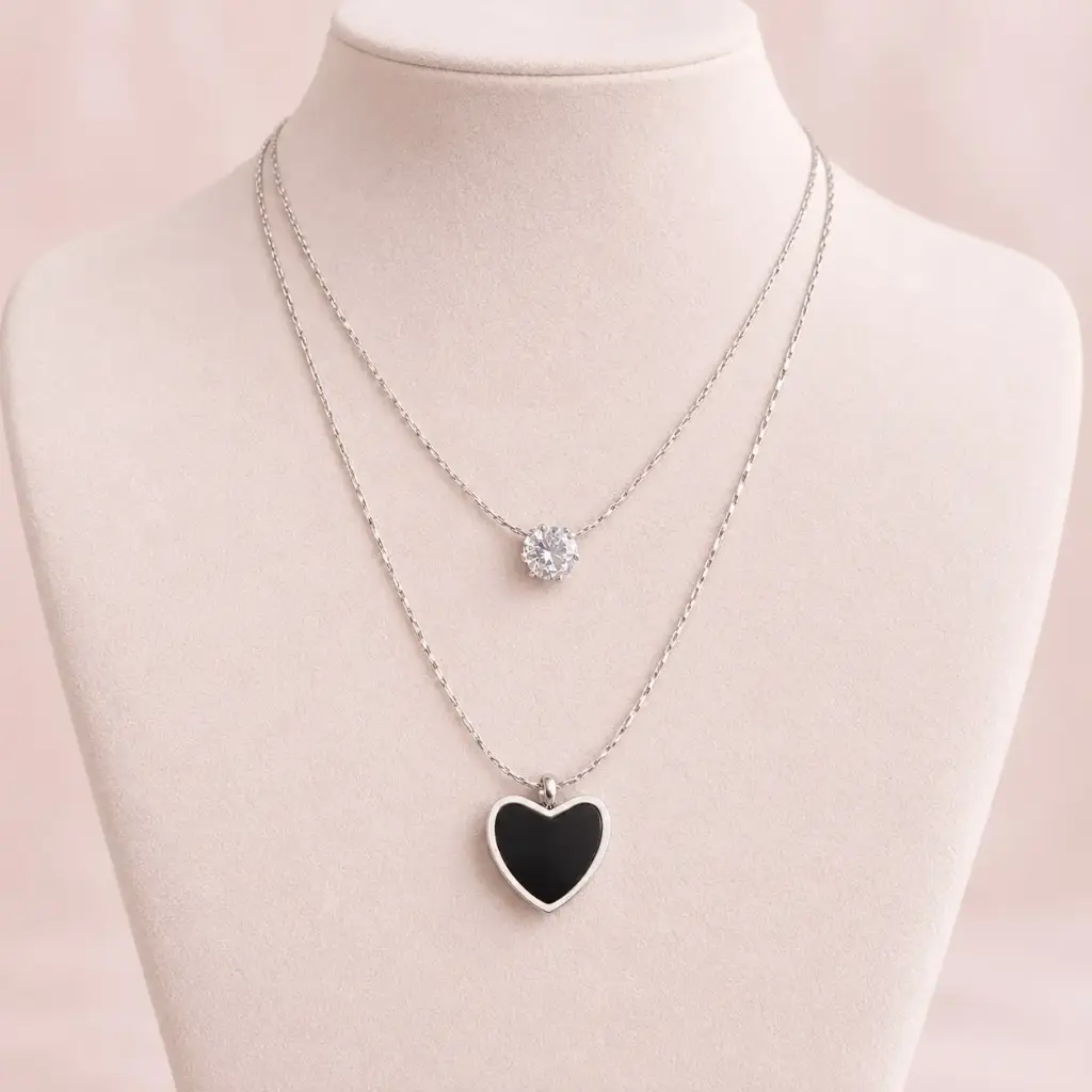 Collar en Acero Inoxidable plateado doble corazón esmaltado negro