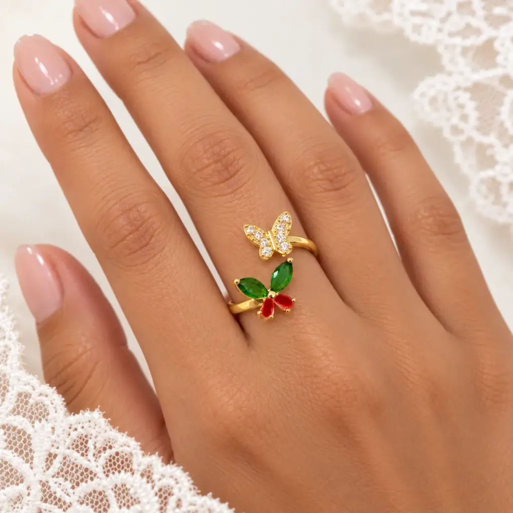 Anillo en rodinado plateado cristal color