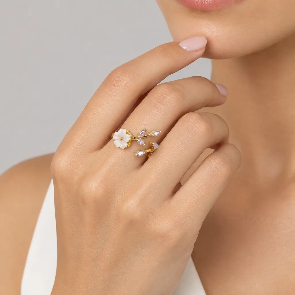 Anillo en rodinado gold cristales