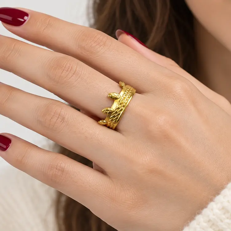 Anillo en rodinado dorado cristal color