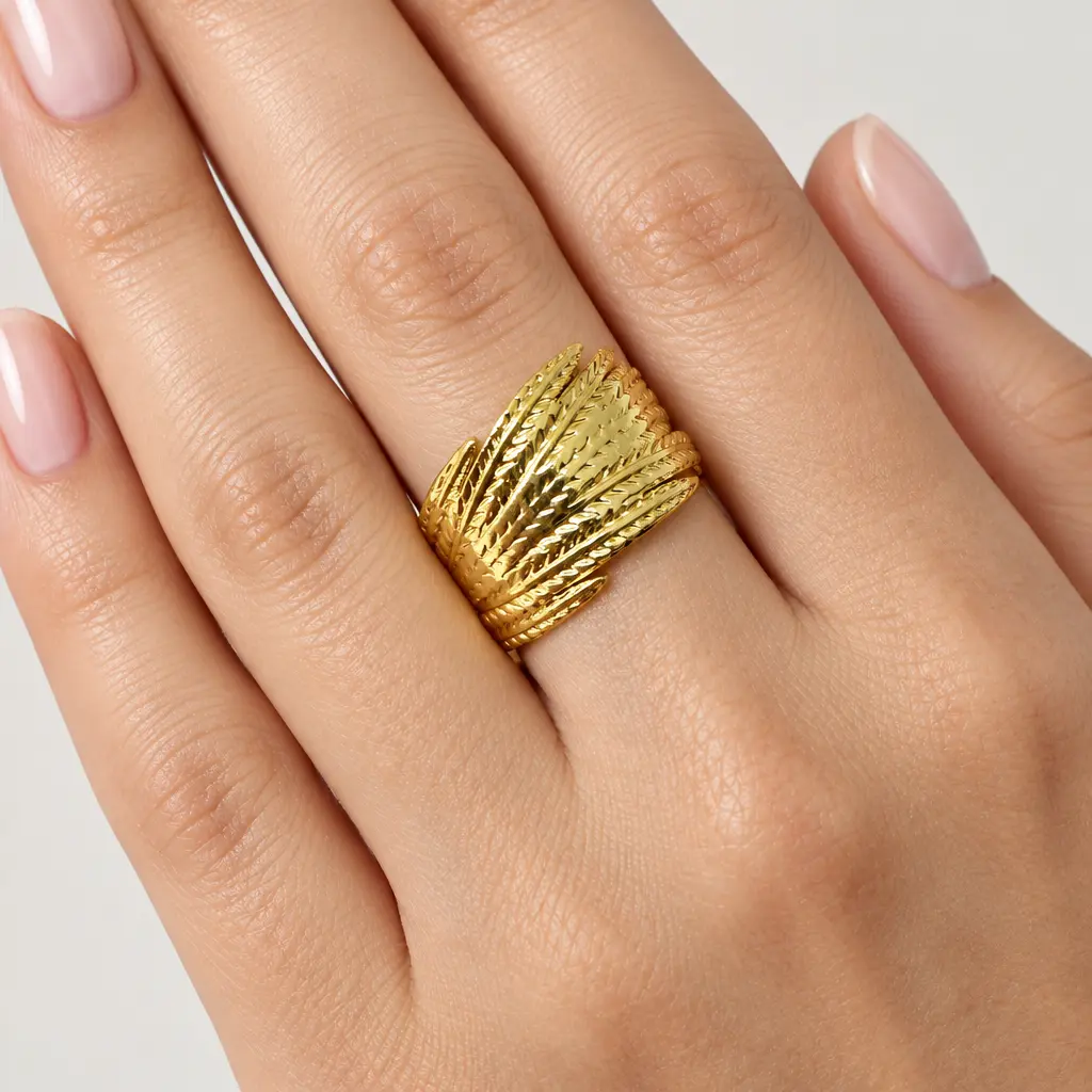 Anillo en acero gold ajustable