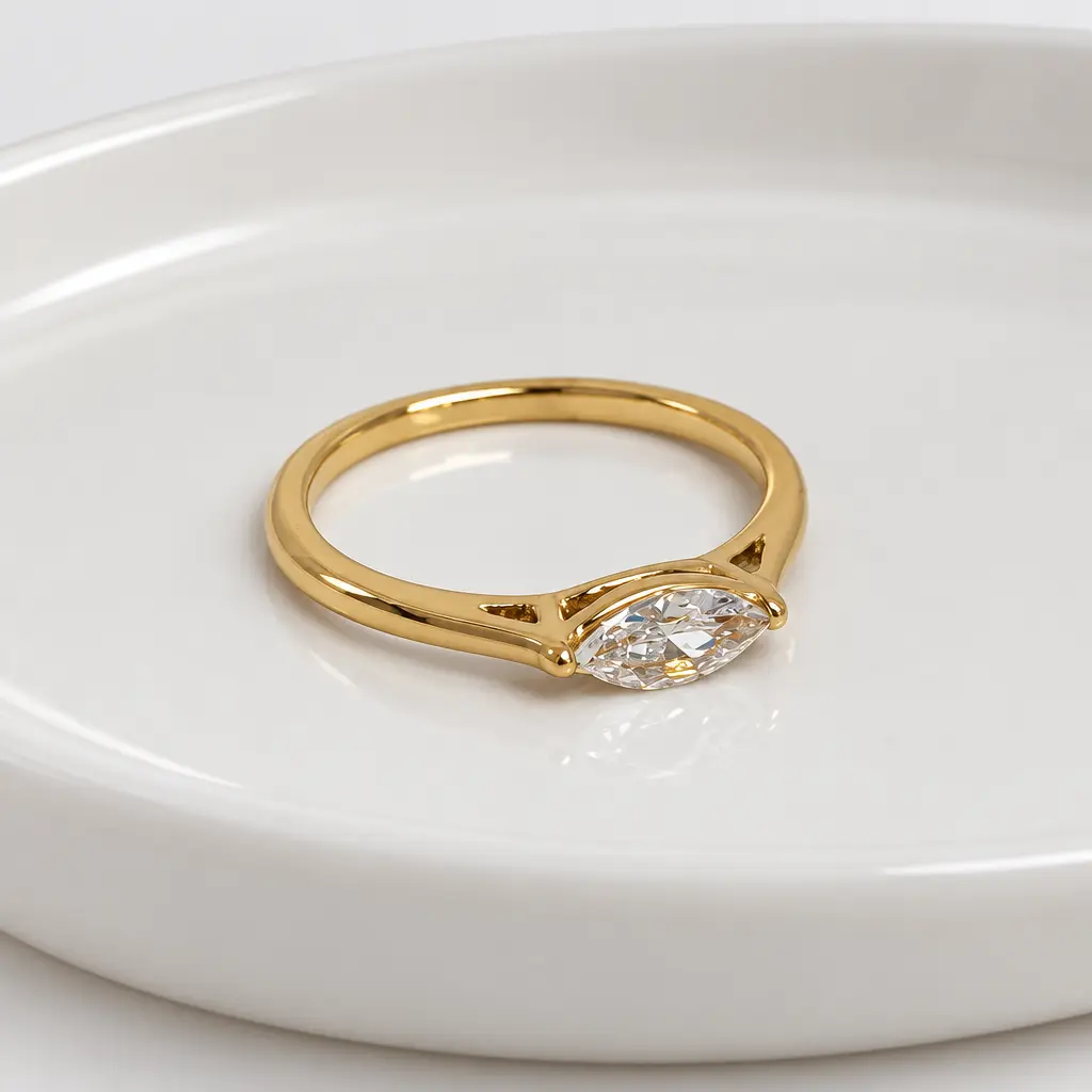 Anillo en acero inoxidable dorado premium cristal gota solitario 316L