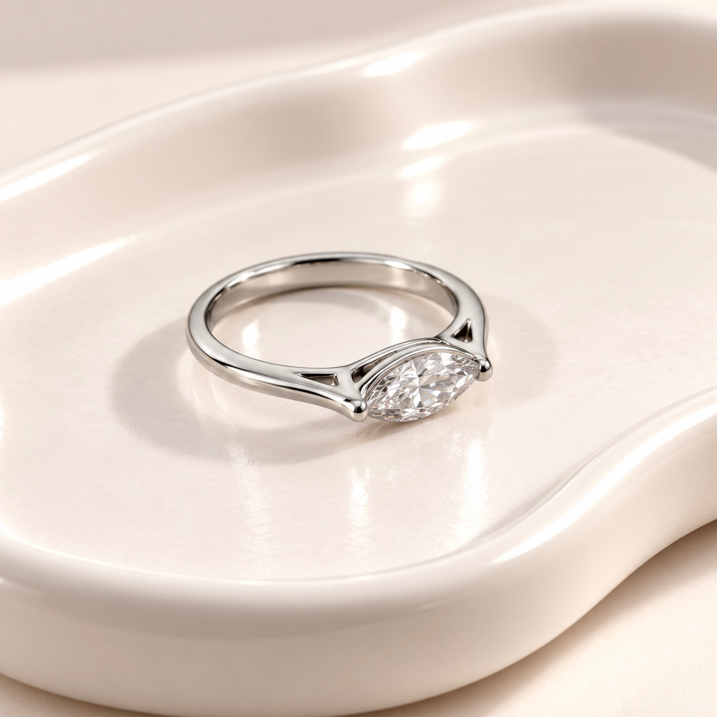 [AC-AN-423] Anillo en acero inoxidable plateado premium cristal gota solitario 316L (6)