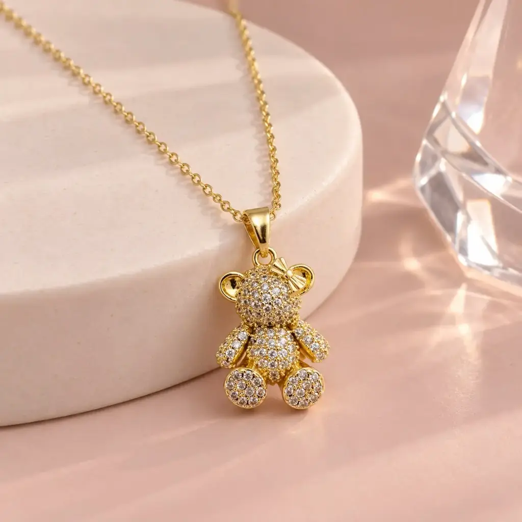 Collar en baño de oro rodinado dorado oso microcircones cadena bolitas