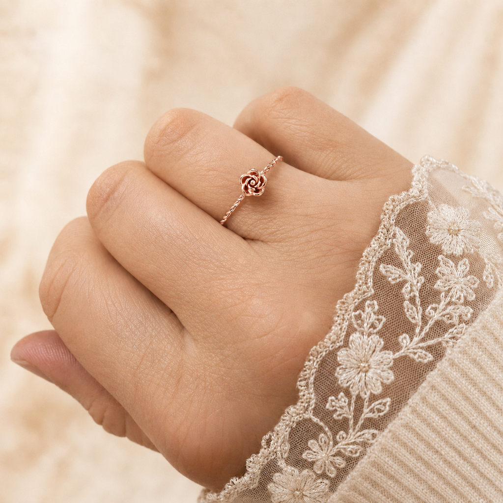 Anillo en acero gold rose flor