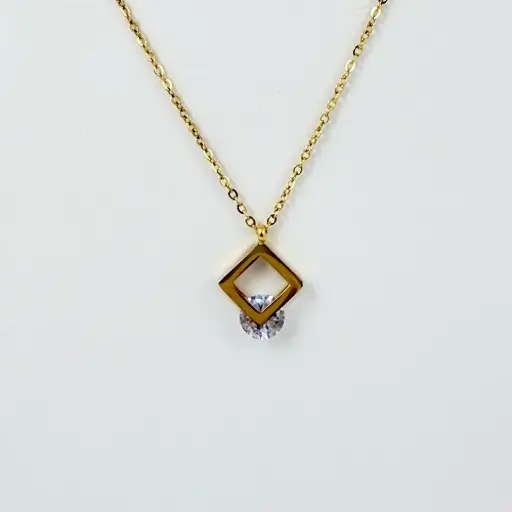 [AC-CDD-137] Collar en acero gold dije rombo cristal
