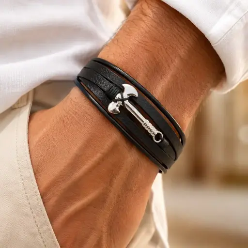 [AC-PL-196] Brazalete en acero cuero triple hacha herrajes plateados