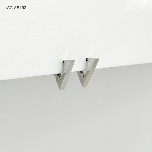 [AC-AR-192] Argolla silver huggie triangulo acero