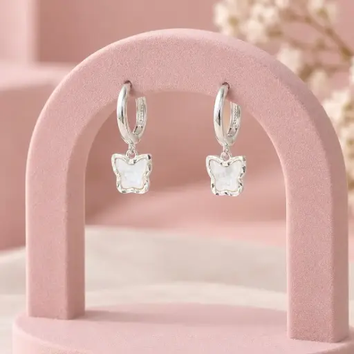 [P-AR-441] Argollas huggie plata ley 925 dije mariposa nácar 13mm