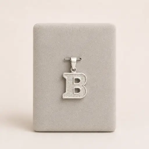 [P-DJ-208] Dije en plata ley 925 iniciales letras surtidas 1.2 cm 
