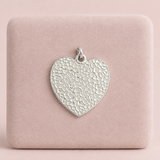[P-DJ-236] Dije en plata ley 925 corazón grande martillado