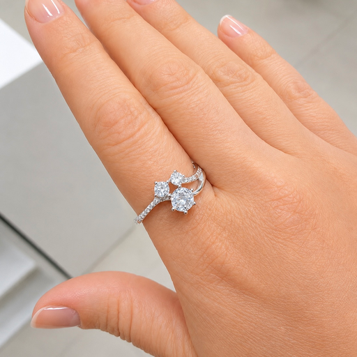 [P-AN-376] Anillo en plata ley 925 tres circones