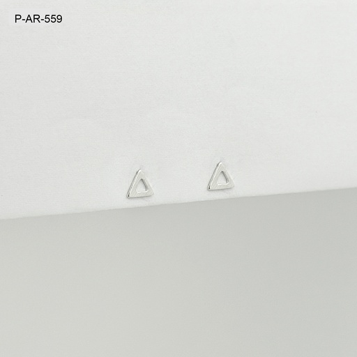 [P-AR-559] *P-AR-559 TOPO PLATA 925 TRIÁNGULOS TROQUELADOS