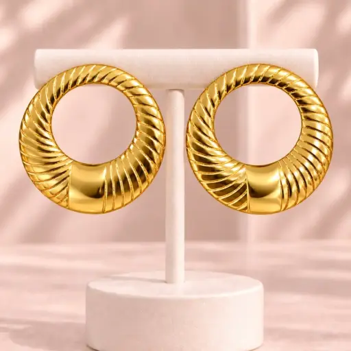 [AC-AR-429] Maxi aretes en acero gold círculo anacalado