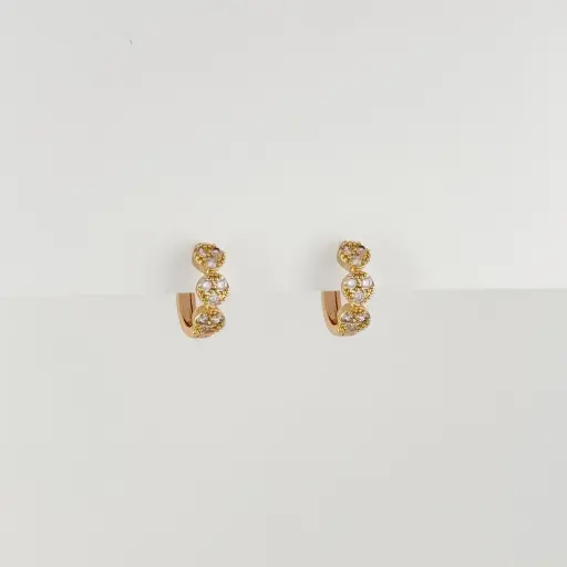 [G-AR-484] Argolla huggie en Rodinado Gold Champagne circones blancos 1.4 cm