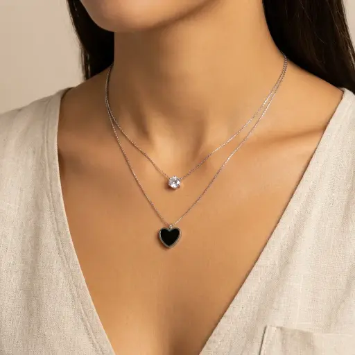 [AC-CDD-238] Collar en Acero Inoxidable plateado doble corazón esmaltado negro