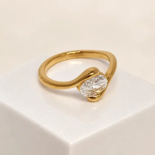 [AC-AN-434] Anillo en acero inoxidable gold solitario cristal premium 316L